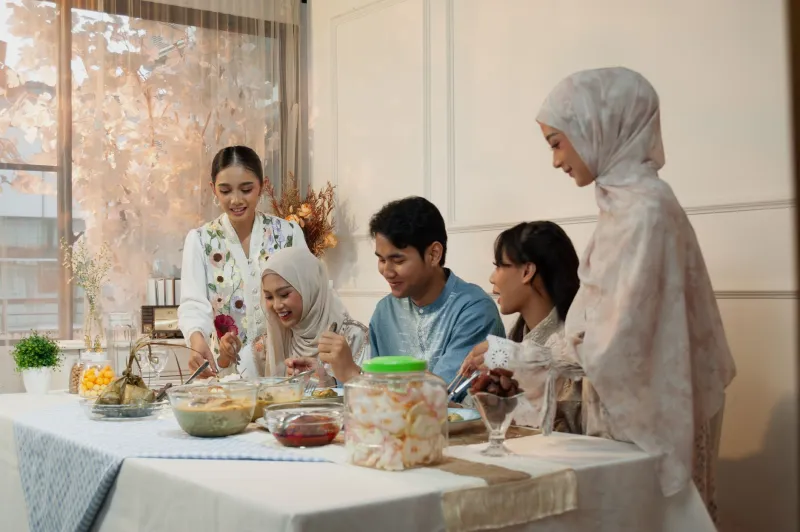 The Graceful 'Yes' That Actually Means 'Maybe': How Malaysians Commit to What Counts