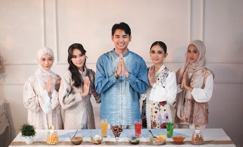 Thousands of Miles from Home, Malaysian Families Are Keeping Their Traditions More Alive Than Ever